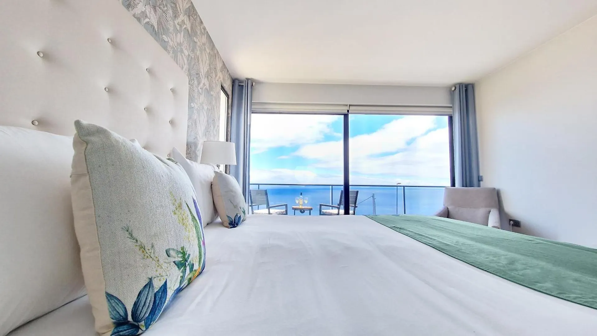 Azure Serenity Villa By Lovelystay Santa Cruz