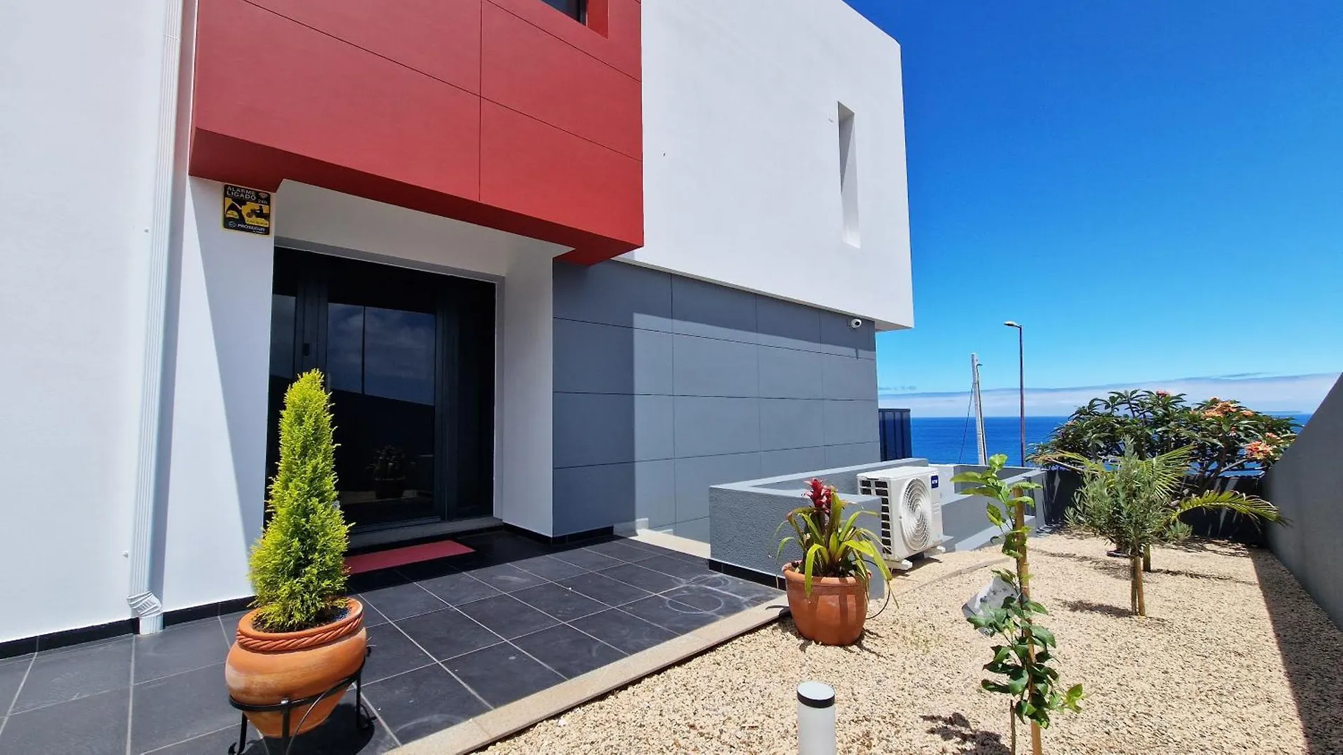 Azure Serenity Villa By Lovelystay Santa Cruz